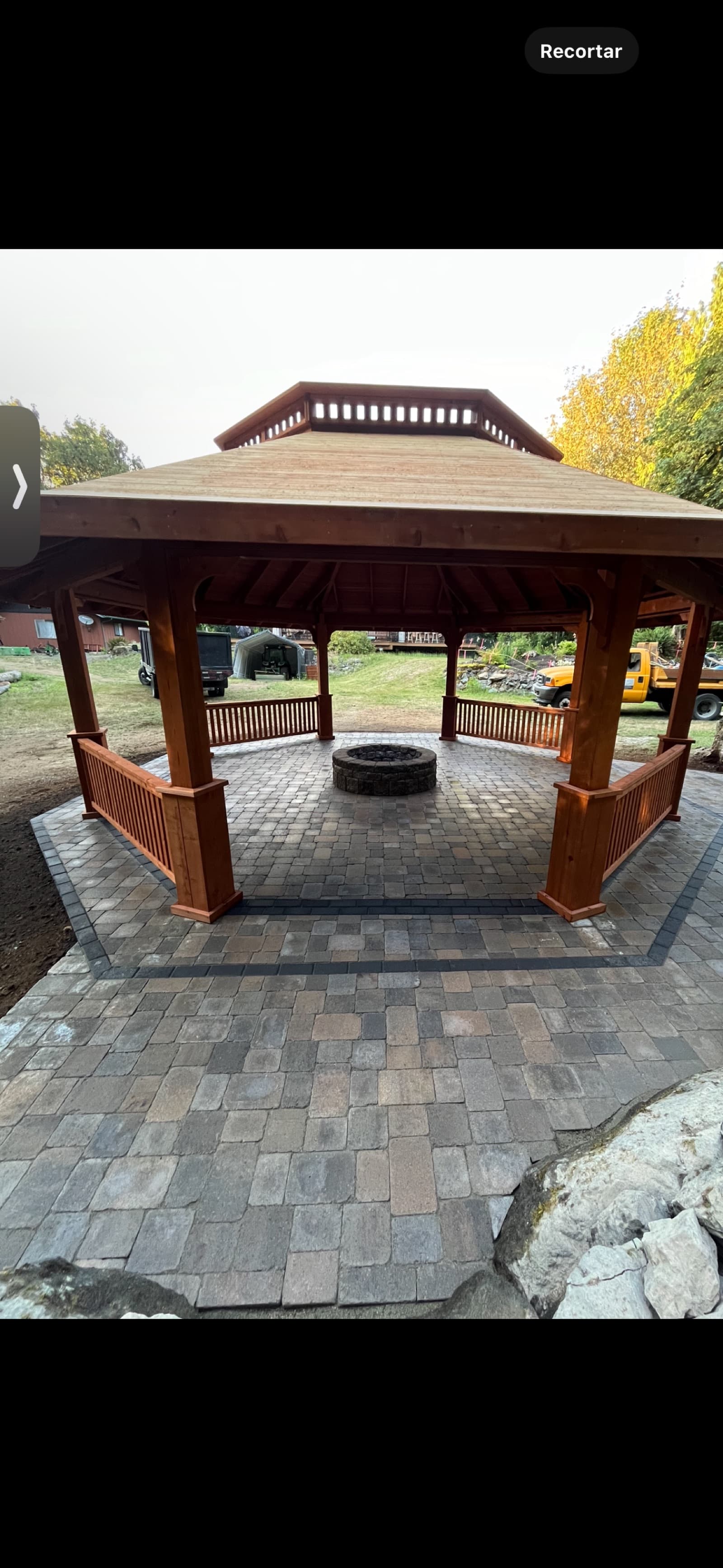 Wide paver driveway with running bond pattern